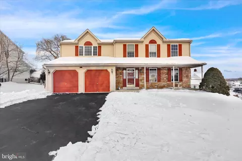 110 Letort Ln, Douglassville, PA 19518