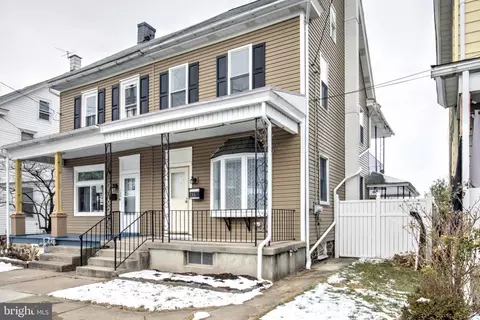 133 W Washington St, Fleetwood, PA 19522
