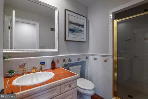 Bath - 1504 Old Mill Rd, Reading, PA 19610 photo 2 of 8