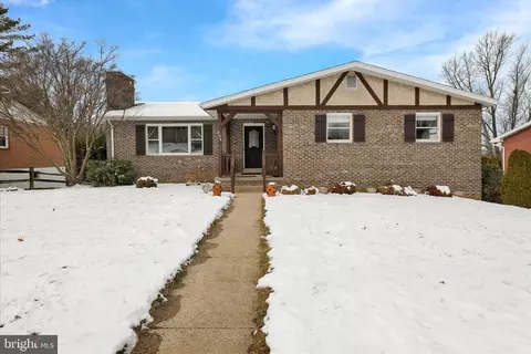 209 New Castle Dr, Reading, PA 19607
