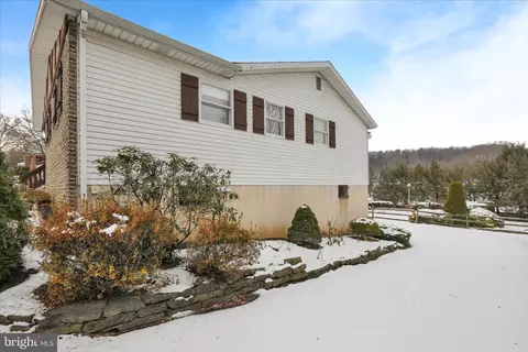 Exterior - 209 New Castle Dr, Reading, PA 19607 photo 5 of 9