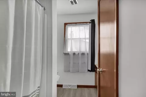 Entry Way - 209 New Castle Dr, Reading, PA 19607 photo 4 of 4