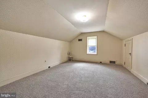Bedroom - 100 Brookline Pz, Reading, PA 19607 photo 7 of 9