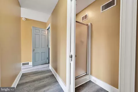 Entry Way - 100 Brookline Pz, Reading, PA 19607 photo 4 of 6
