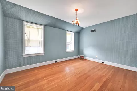 Bedroom - 100 Brookline Pz, Reading, PA 19607 photo 4 of 9