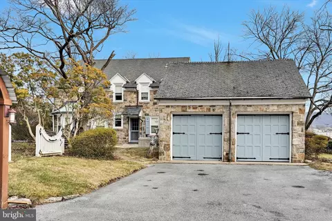 Exterior - 100 Brookline Pz, Reading, PA 19607 photo 13 of 15