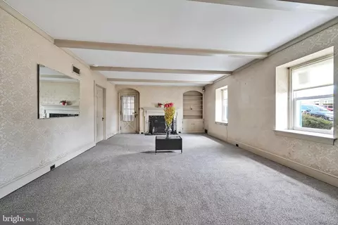 Living - 100 Brookline Pz, Reading, PA 19607 photo 1 of 2