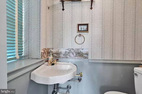 Bath - 100 Brookline Pz, Reading, PA 19607 photo 3 of 3