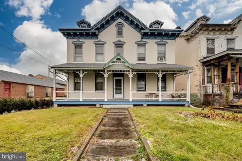 171 N Centre Ave, Leesport, PA 19533