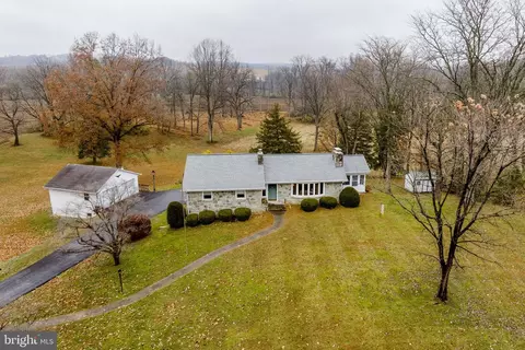 555 Lincoln Dr, Wernersville, PA 19565