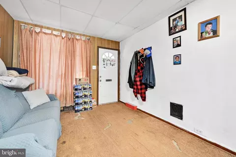 Entry Way - 541 Perry St, Reading, PA 19601 photo 1 of 10