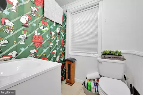 Bath - 541 Perry St, Reading, PA 19601 photo 1 of 1
