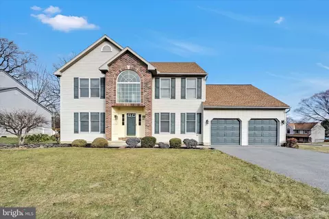 2701 Huyett Dr, Sinking Spring, PA 19608