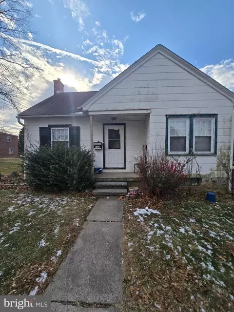 136 E Gaul St, Wernersville, PA 19565