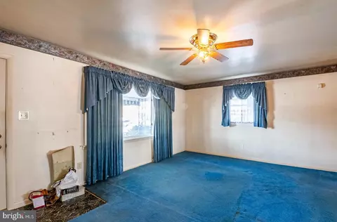 Living - 505 Centre St, Reading, PA 19605 photo 1 of 1