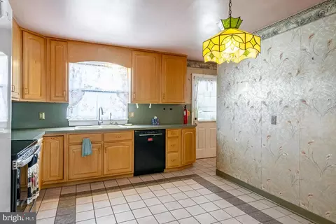 Kitchen - 505 Centre St, Reading, PA 19605 photo 1 of 4