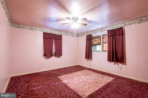Bedroom - 505 Centre St, Reading, PA 19605 photo 4 of 4