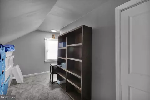 Entry Way - 135 Chestnut St, Shillington, PA 19607 photo 4 of 5