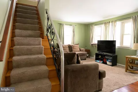 Entry Way - 352 Ashley Dr, Reading, PA 19607 photo 3 of 4