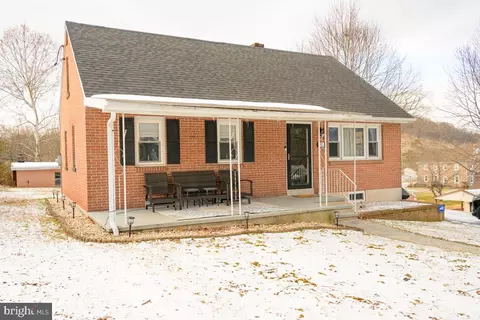 352 Ashley Dr, Reading, PA 19607