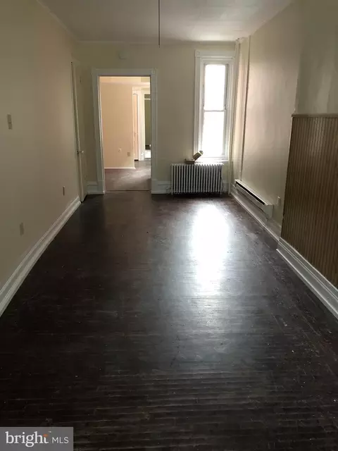 Living - 815 Weiser St, Reading, PA 19601 photo 1 of 6