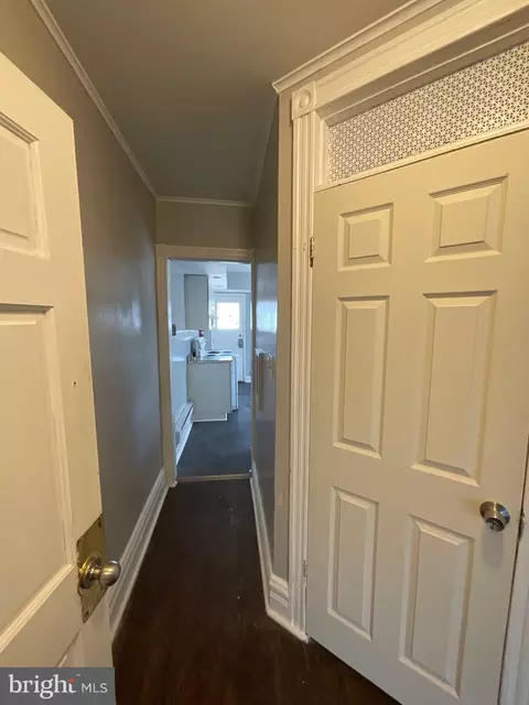 Entry Way - 815 Weiser St, Reading, PA 19601 photo 2 of 2