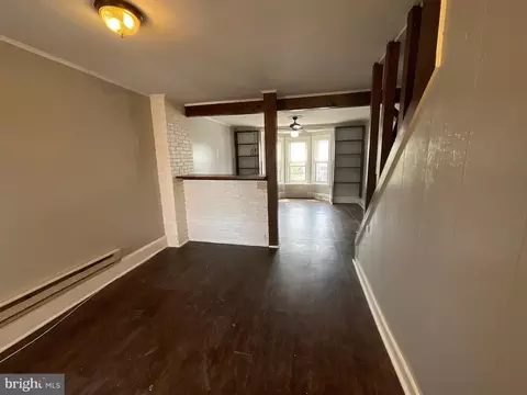 Living - 815 Weiser St, Reading, PA 19601 photo 3 of 6