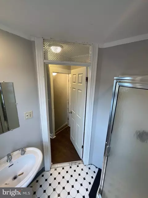 Entry Way - 815 Weiser St, Reading, PA 19601 photo 1 of 2