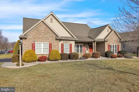 195 Sweet Birch Ln, Womelsdorf, PA 19567