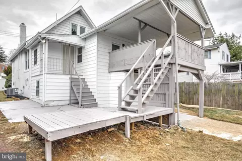 Exterior - 1023 Commonwealth Blvd, Reading, PA 19607 photo 6 of 9