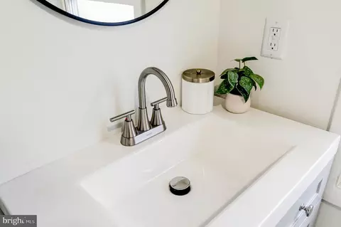 Bath - 1023 Commonwealth Blvd, Reading, PA 19607 photo 5 of 5