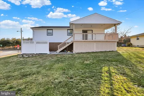 Exterior - 933 Philadelphia Ave, Reading, PA 19607 photo 6 of 8