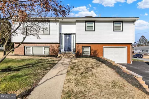 Exterior - 933 Philadelphia Ave, Reading, PA 19607 photo 3 of 8