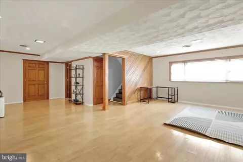 Entry Way - 933 Philadelphia Ave, Reading, PA 19607 photo 4 of 4