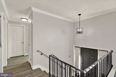 Entry Way - 933 Philadelphia Ave, Reading, PA 19607 photo 2 of 4