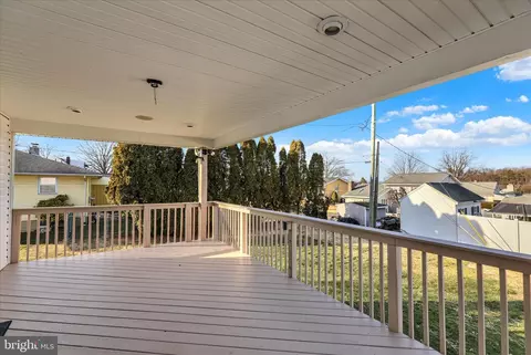 Exterior - 933 Philadelphia Ave, Reading, PA 19607 photo 7 of 8