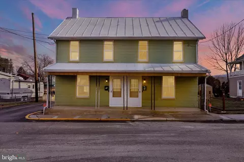 23-25 N Front St, Womelsdorf, PA 19567