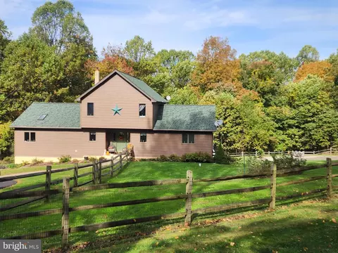 46 Wetzel Rd, Macungie, PA 18062