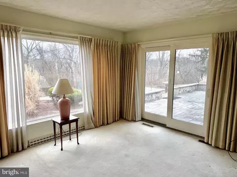 Living - 7 Jeffrey Rd, Reading, PA 19601 photo 5 of 6