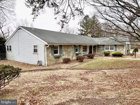 Exterior - 7 Jeffrey Rd, Reading, PA 19601 photo 2 of 8