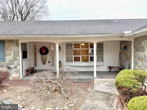 Exterior - 7 Jeffrey Rd, Reading, PA 19601 photo 4 of 8