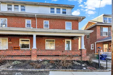 Exterior - 2012 Spring St, Reading, PA 19609 photo 2 of 5