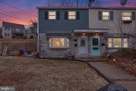 102 W Jackson St, Fleetwood, PA 19522