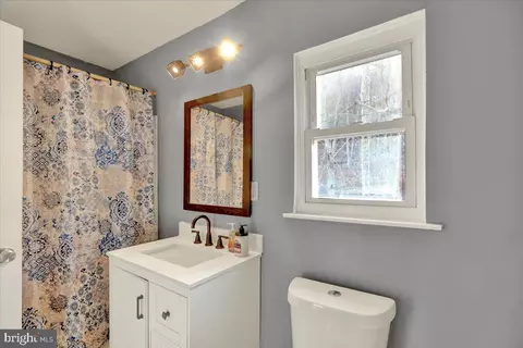 Bath - 1118 Fox Run, Reading, PA 19606 photo 2 of 2