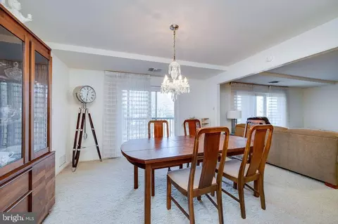 Dining - 1375 Pershing Blvd #404, Reading, PA 19607 photo 2 of 3