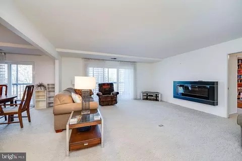 Living - 1375 Pershing Blvd #404, Reading, PA 19607 photo 1 of 5