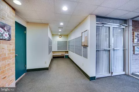 Entry Way - 1375 Pershing Blvd #404, Reading, PA 19607 photo 3 of 3