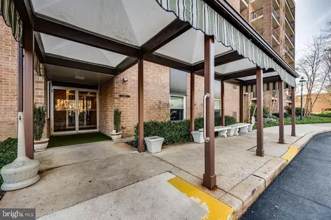 Exterior - 1375 Pershing Blvd #404, Reading, PA 19607 photo 4 of 5