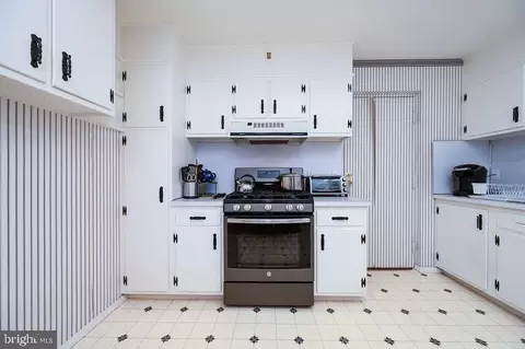 Kitchen - 1375 Pershing Blvd #404, Reading, PA 19607 photo 1 of 3