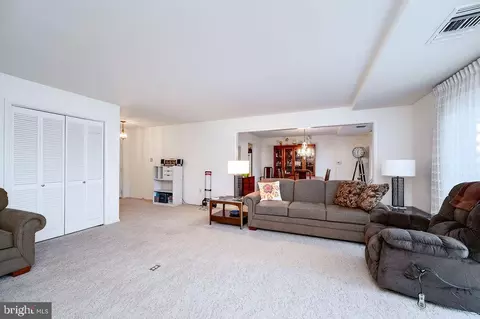 Living - 1375 Pershing Blvd #404, Reading, PA 19607 photo 4 of 5